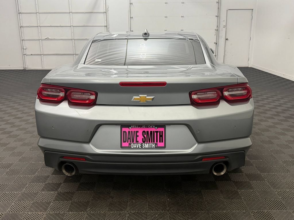 Used 2023 Chevrolet Camaro LT RWD image 10