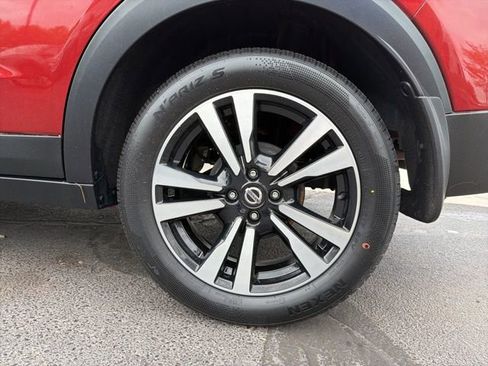 Used 2019 Nissan Kicks SR w/ SR Premium Package FWD image 33