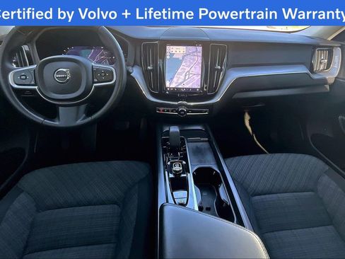 Used 2022 Volvo XC60 B5 Momentum image 19