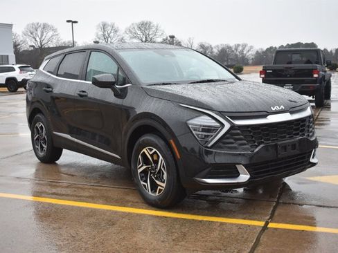 Used 2024 Kia Sportage LX image 3