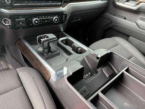 Used 2025 GMC Sierra 1500 Elevation image 19