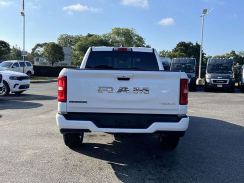 Used 2025 RAM 1500 Big Horn AWD/4WD image 7