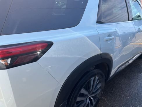 Used 2022 Nissan Pathfinder Platinum image 15