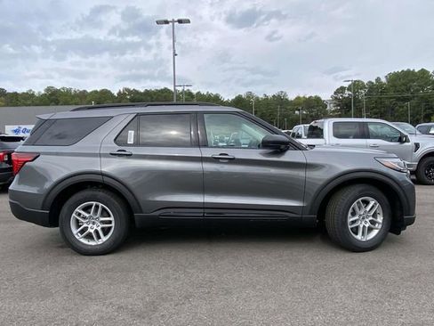 New 2026 Ford Explorer Active image 2