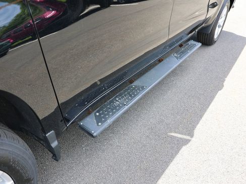 Used 2023 Chevrolet Silverado 1500 Custom AWD/4WD image 9