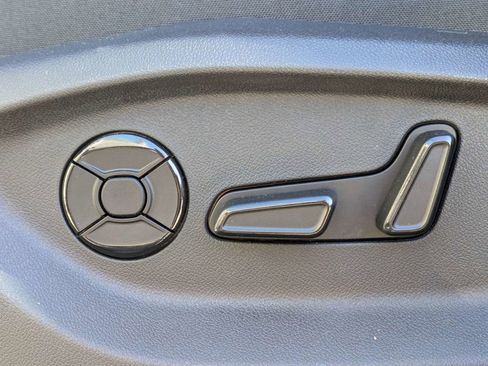 Certified 2026 Volkswagen Tiguan SE R-Line FWD image 23