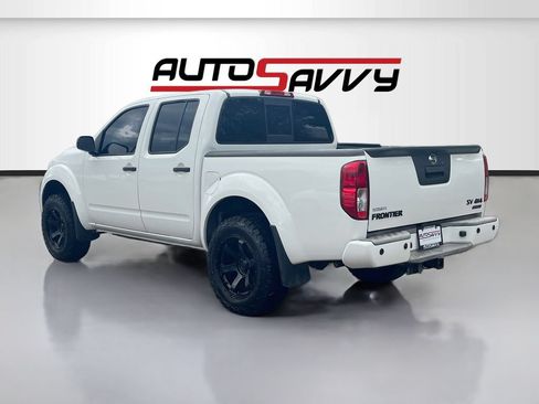 Used 2021 Nissan Frontier SV w/ Midnight Edition Floor Mats AWD/4WD image 5