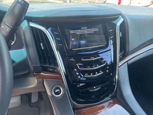 Used 2018 Cadillac Escalade 2WD image 12