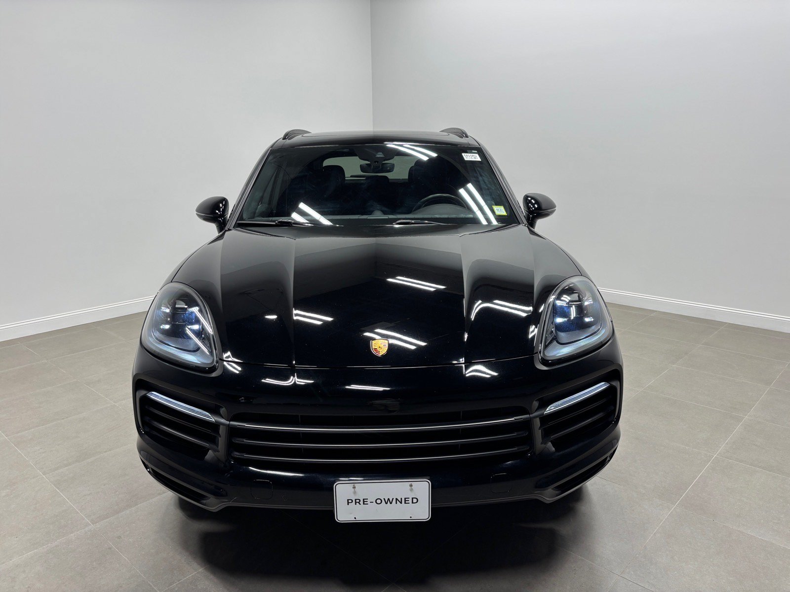Used 2023 Porsche Cayenne Platinum Edition AWD/4WD image 3