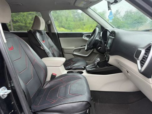 Used 2021 Kia Soul LX FWD image 14