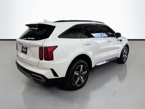Used 2023 Kia Sorento S FWD image 9
