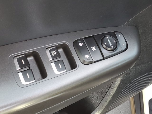 Used 2021 Kia Sportage LX FWD image 15
