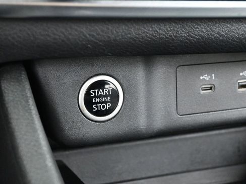 Used 2021 Nissan Rogue S image 28