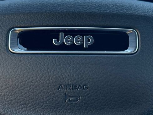 New 2026 Jeep Grand Cherokee Laredo AWD/4WD image 9