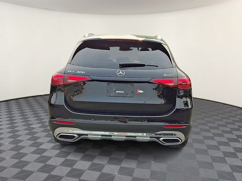 Used 2025 Mercedes-Benz GLC 300 4MATIC image 7