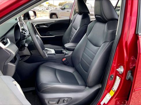 Certified 2025 Toyota RAV4 XLE Premium image 8