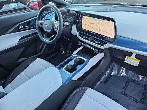 New 2026 Chevrolet Equinox EV LT image 27