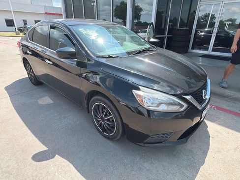 Used 2017 Nissan Sentra SV w/ Driver's Assist Package FWD image 3