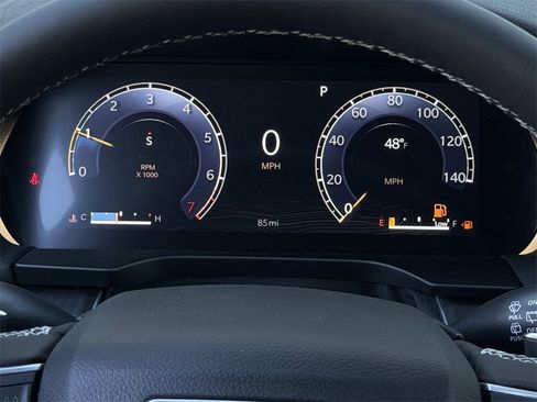 New 2025 Jeep Grand Cherokee L Altitude image 13