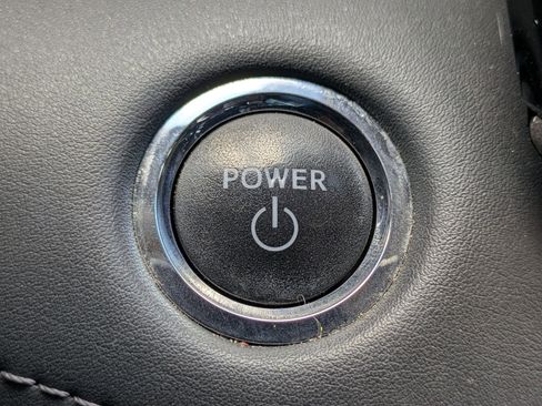 Used 2023 Toyota Highlander Limited image 23