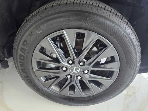 Used 2024 Lexus GX 550 w/ Cold Area Package AWD/4WD image 10