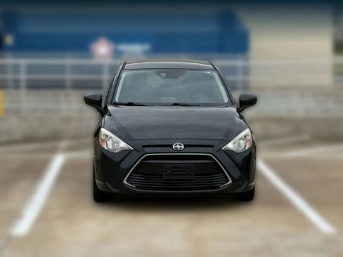 Used 2016 Scion iA image 2