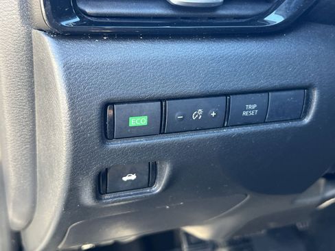 Used 2021 Nissan Sentra SV image 26