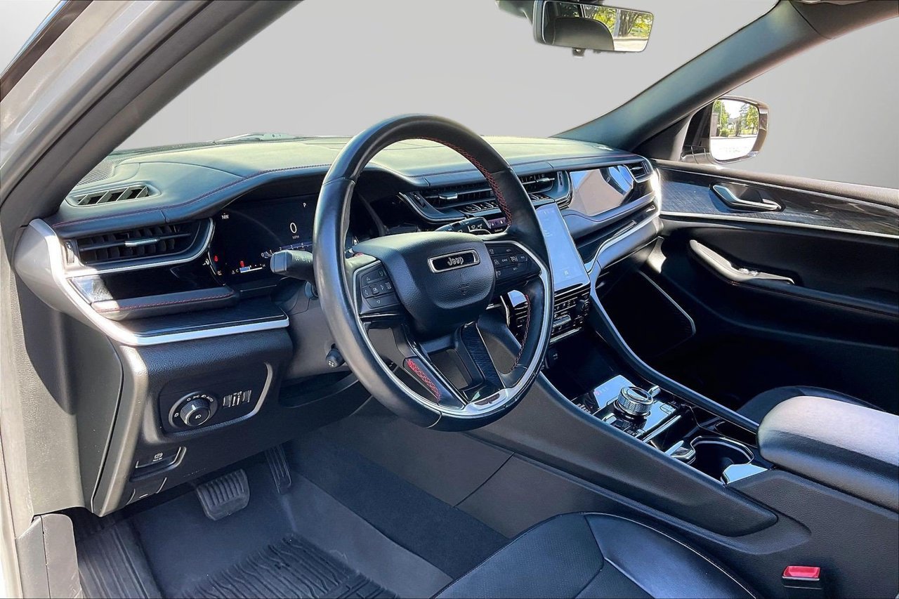 Certified 2022 Jeep Grand Cherokee Trailhawk w/ Luxury Tech Group III AWD/4WD image 20