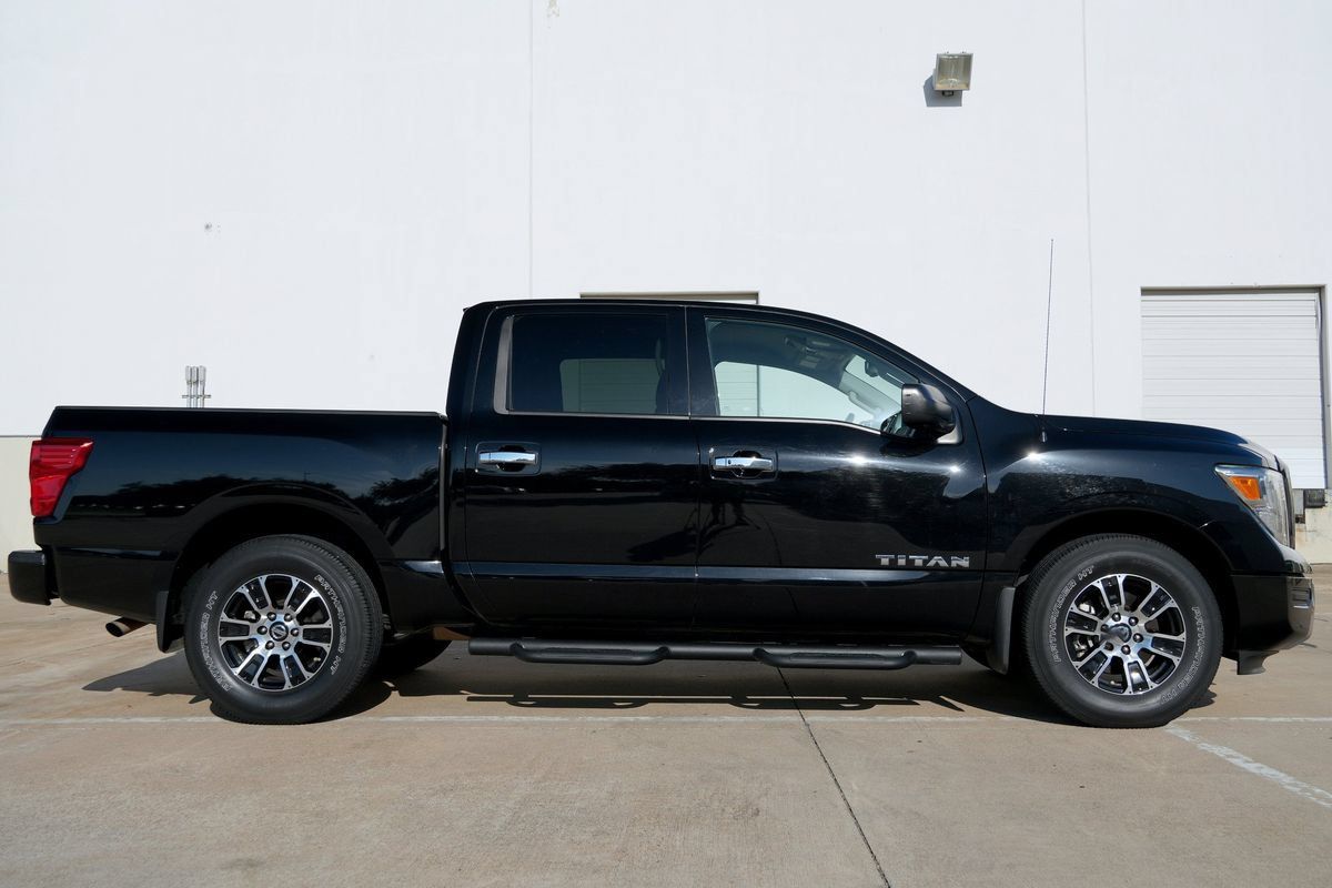 Used 2021 Nissan Titan SV w/ SV Convenience Package RWD image 13