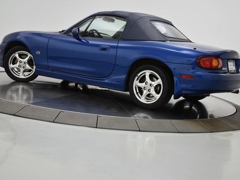 Used 1999 MAZDA MX-5 Miata 10th Anniversary Edition RWD image 6
