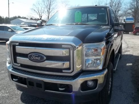 Used 2016 Ford F250 XLT w/ XLT Premium Package image 3