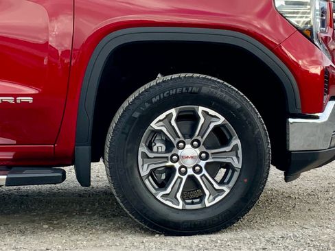 New 2026 GMC Sierra 1500 SLT image 17