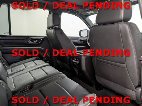 Used 2022 GMC Yukon SLT w/ SLT Premium Package image 18