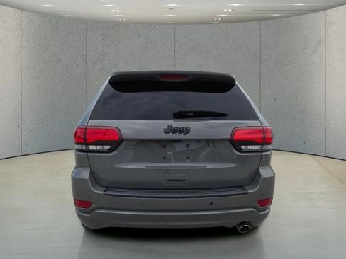 Used 2022 Jeep Grand Cherokee Laredo X RWD image 4
