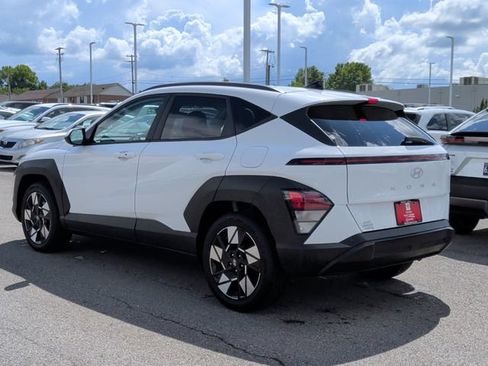Used 2024 Hyundai Kona SEL FWD image 3