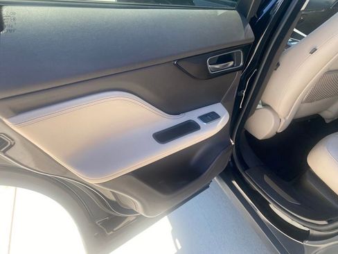 Used 2019 Jaguar F-PACE Prestige AWD/4WD image 14