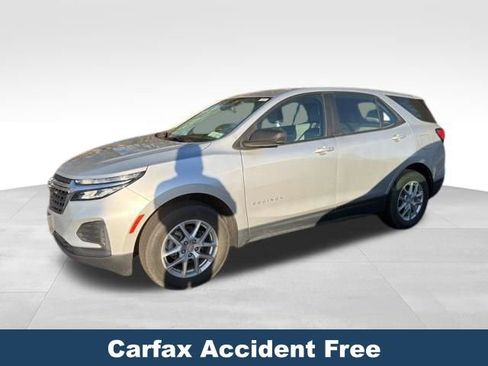 Used 2022 Chevrolet Equinox LS image 3