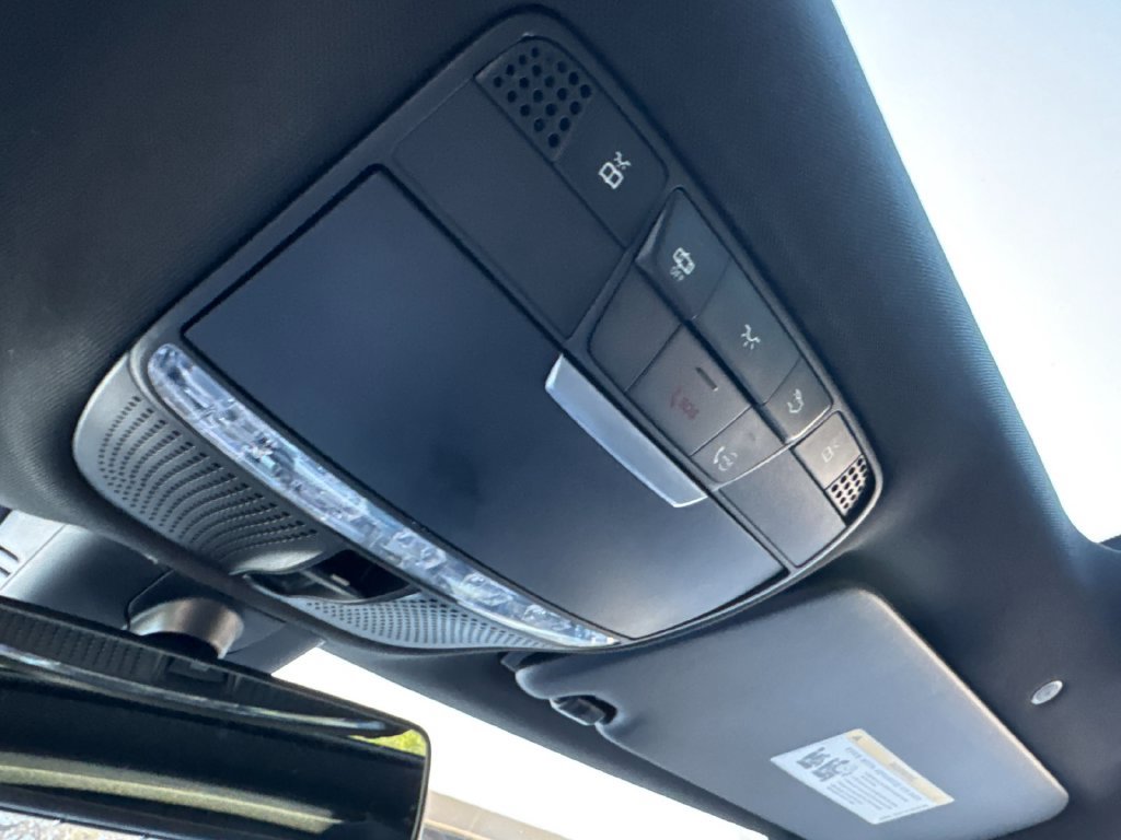 Used 2020 Mercedes-Benz C 300 Sedan image 23