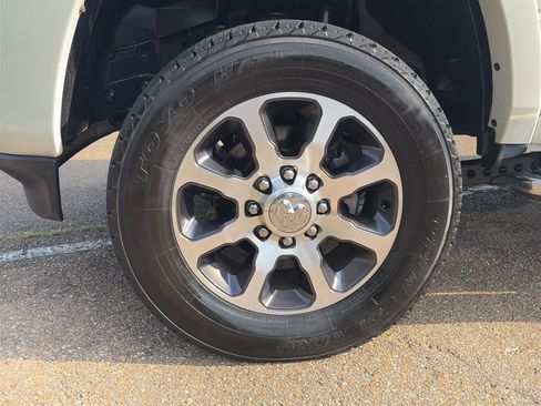 Used 2022 RAM 3500 Limited AWD/4WD image 28