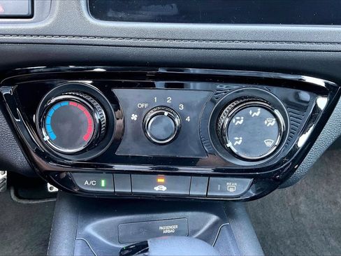 Used 2019 Honda HR-V Sport image 17