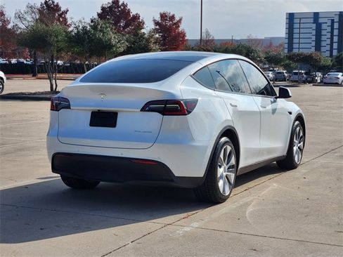 Used 2020 Tesla Model Y Long Range image 5
