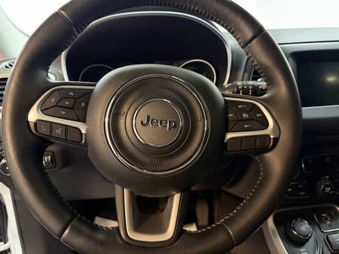 Used 2019 Jeep Compass Latitude image 26