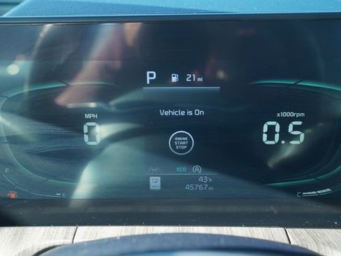 Used 2024 Kia Telluride EX w/ EX Captain's Chair Package image 34