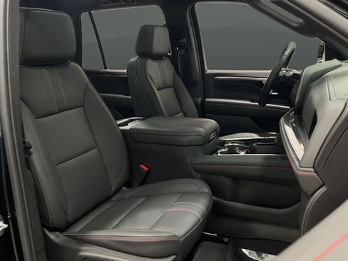 Used 2026 Chevrolet Tahoe RST w/ Comfort Package AWD/4WD image 23