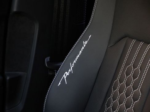 Used 2024 Lamborghini Urus Performante image 31