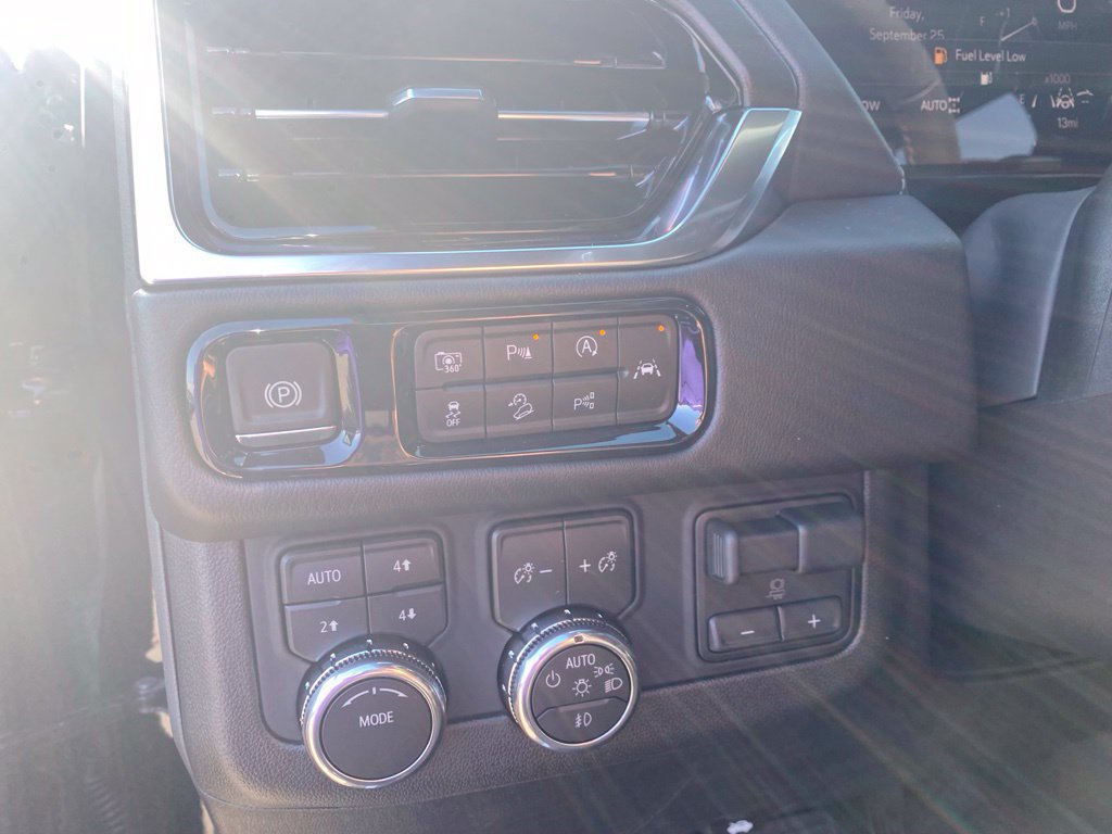 New 2026 GMC Yukon Denali w/ Advanced Technology Package AWD/4WD image 19