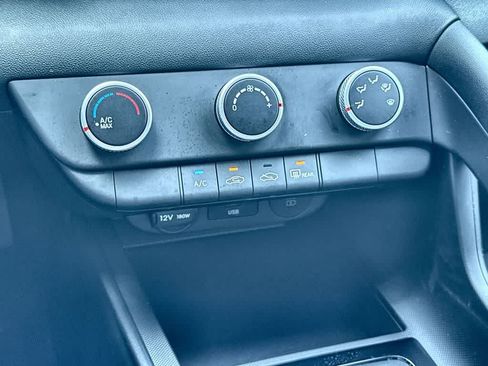 Used 2025 Hyundai Elantra SE FWD image 20