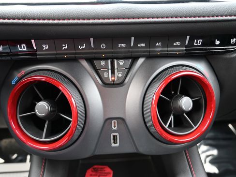 Used 2022 Chevrolet Blazer RS w/ Enhanced Convenience Package image 18