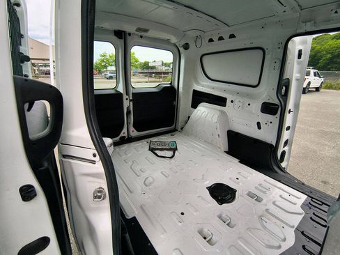 Used 2018 RAM ProMaster City Tradesman FWD image 16