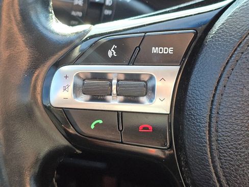 Used 2017 Kia Cadenza Premium w/ Luxury Package image 28